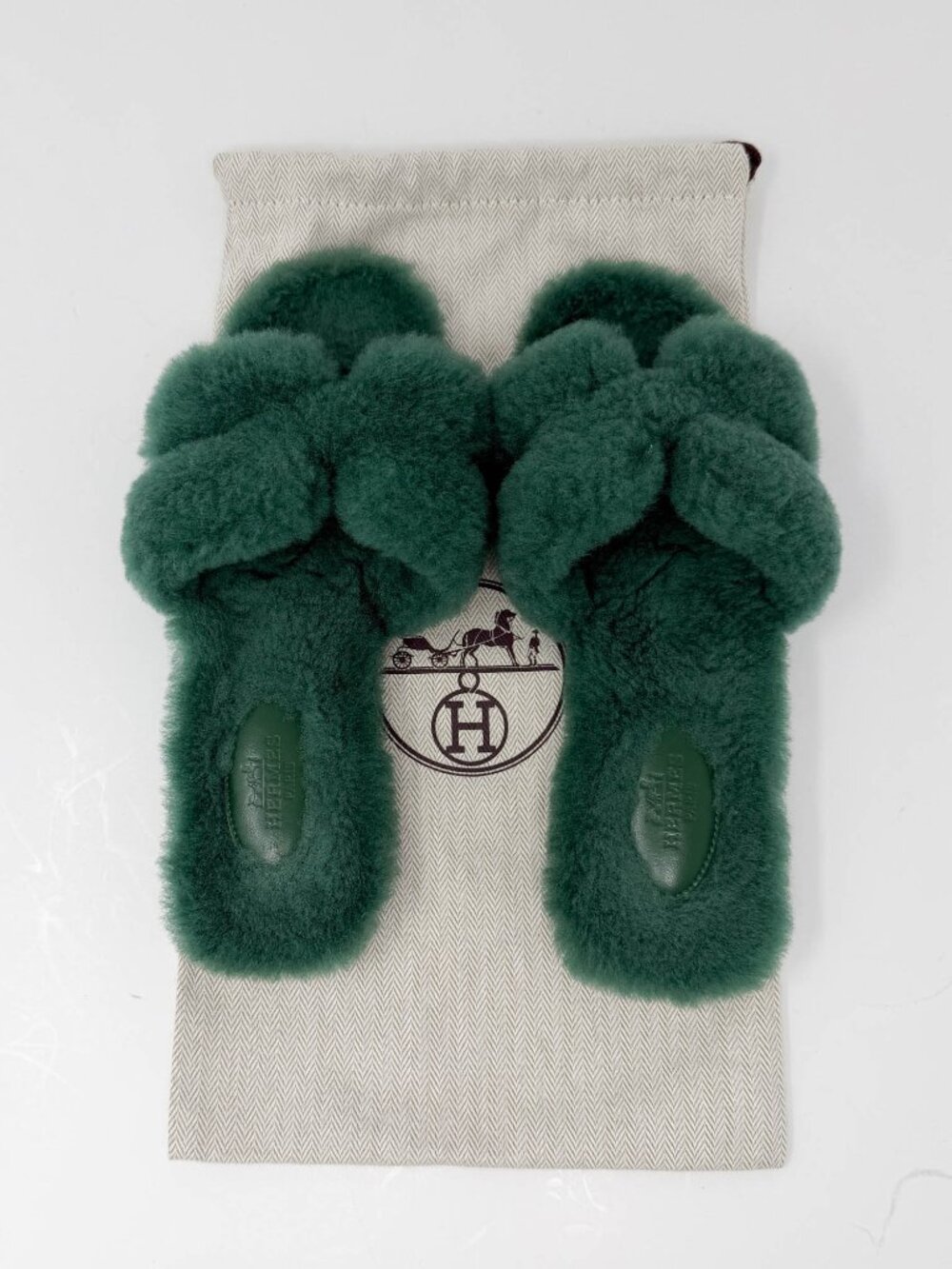 Hermes Oran Woolskin Sandals - Vert Anglais Shearling - Picture 2 of 8